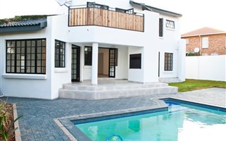 4 Bedroom Duet in Moreleta Park