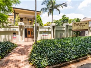 10 Bed House in Colbyn