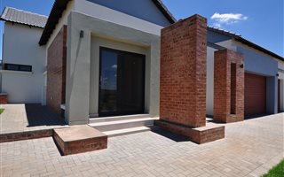 3 Bedroom House in Midstream Ridge Estate