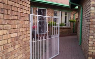2 Bedroom Townhouse in Vanderbijlpark CW3