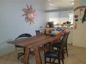 3 Bed House in Sinoville