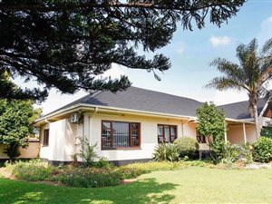 5 Bed House in Kempton Park Central