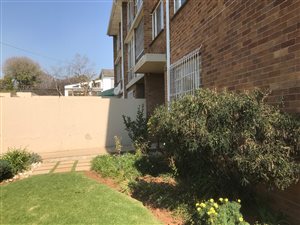 1 Bedroom Townhouse in Glenhazel