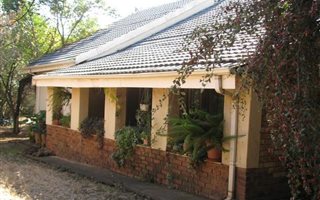 2 Bedroom House in Boschkop