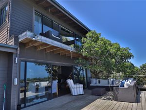 7 Bed House in Keurboomstrand