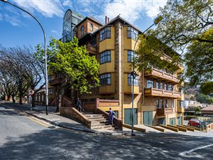 3 Bed Apartment in Kensington