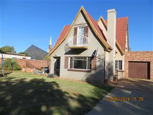 4 Bed House in Oberholzer