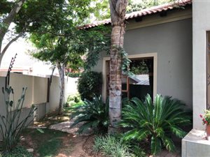 3 Bed Cluster in Menlo Park
