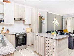 3 Bed Apartment in Summerset