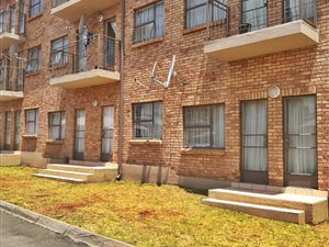 1 Bed Apartment in Krugersdorp Central