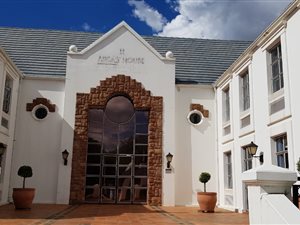150 m² Office Space in Parktown North