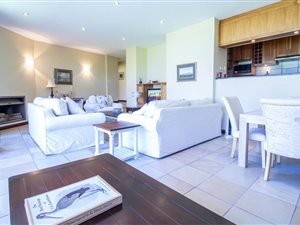 2 Bed Apartment in Oubaai and surrounds