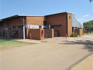 2400 m² Industrial space in Rosslyn