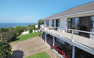 4 Bedroom House in Winterstrand