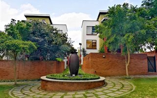 2 Bedroom Apartment in Douglasdale