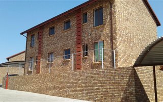 2 Bedroom Simplex in Danville