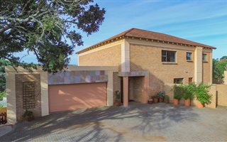 5 Bedroom House in Gonubie