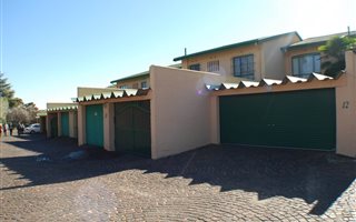 3 Bedroom Townhouse in Aston Manor