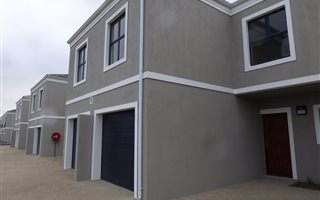 3 Bedroom Townhouse in Parklands North