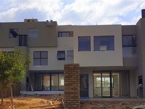 2 Bed House in Lombardy Estate