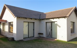 1 Bedroom Townhouse in Diaz Beach