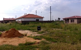 300 m² Land available in Golden Gardens