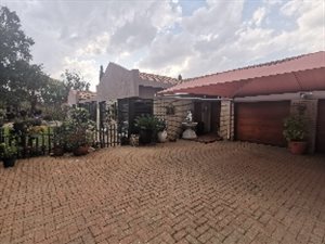 4 Bed House in Parkhill Gardens