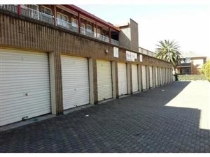 2 Bed Apartment in Roodepoort Central