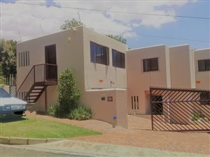 3 Bedroom House in Floracliffe