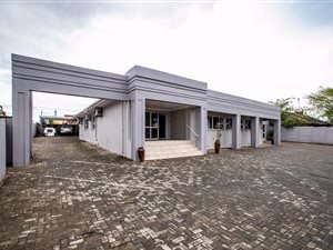 280 m² Office Space in Beacon Bay