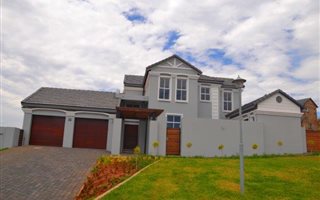 3 Bedroom House in Rietvlei Ridge Country Estate