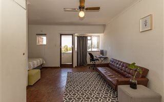 Studio Apartment in Rosebank