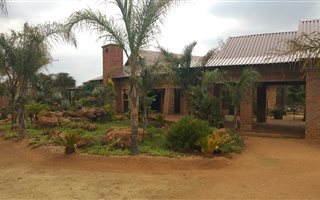 4 Bedroom House in Rietvalleirand