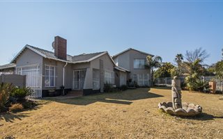 5 Bedroom House in Elspark