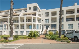 2 Bedroom House in Santos Bay
