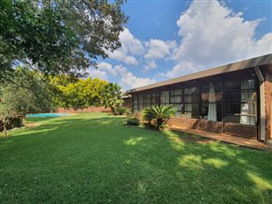 4 Bed House in Die Wilgers