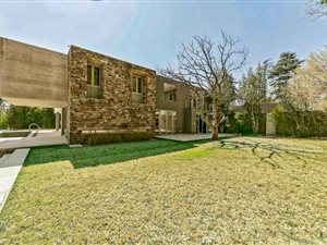 6 Bed House in Hurlingham