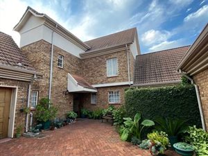 4 Bed Townhouse in Brummeria