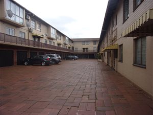 3 Bed Duplex in Montclair