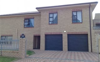 3 Bedroom Duet in Hartenbos Heuwels