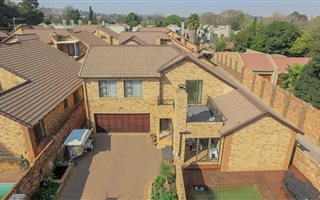 4 Bedroom Townhouse in Oriel