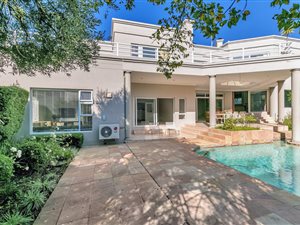 5 Bed House in Dainfern Golf Estate