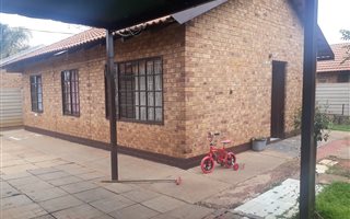 3 Bedroom House in Elandspoort