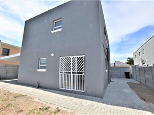 4 Bed Townhouse in Rome
