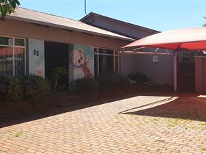 995 m² Office Space in Northmead