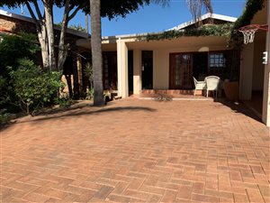 4 Bed House in River Club