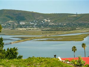 925 m² Land available in Knysna Heights