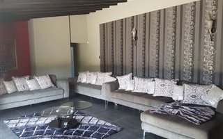 5 Bedroom House in Lakefield
