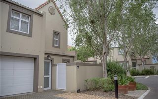 2 Bedroom House in Boschenmeer Golf Estate