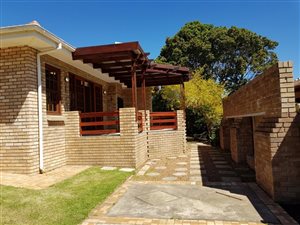 4 Bed House in Bergsig